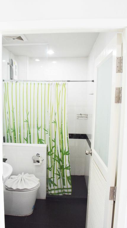Angelina Guesthouse Patong Værelse billede
